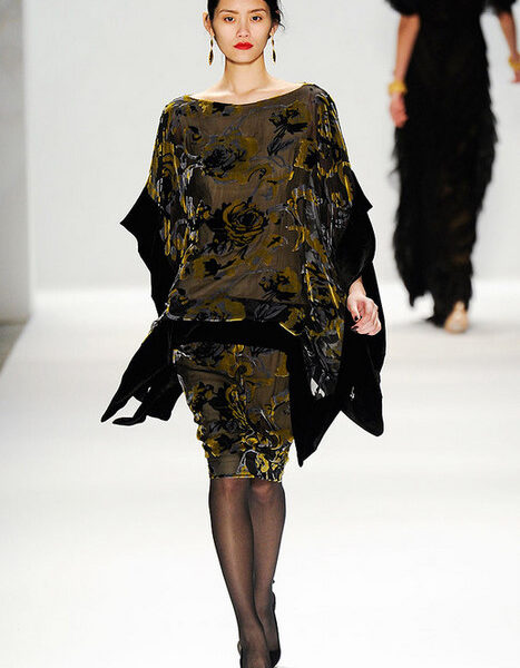 TADASHI SHOJI FALL 2012 RTW PODIUM 015 runway