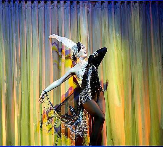 rockettes10_bobmackiefromcostumeretrospective_DSC2172_courtesyMSGEntertainment rockettes10 bobmackiefromcostumeretrospective DSC2172 courtesyMSGEntertainment — image courtesy of MSG Entertainment