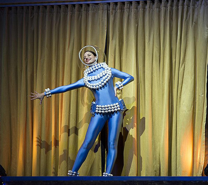 rockettes7_1965astronautsfromhistoricalretrospective_DSC2848_courtesyMSGEntertainment rockettes7 1965astronautsfromhistoricalretrospective DSC2848 courtesyMSGEntertainment — image courtesy of MSG Entertainment