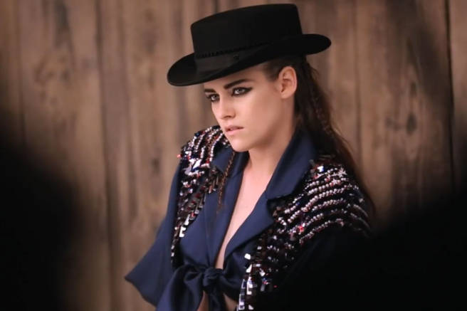 Kristen Stewart Chanel Elle — image courtesy of huffingtonpost.com