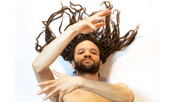 SavionGloveromphoto 1