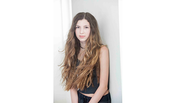 isabellarosetaylorheadshot 1