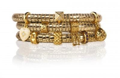 8104 — image courtesy of fashionmag.com