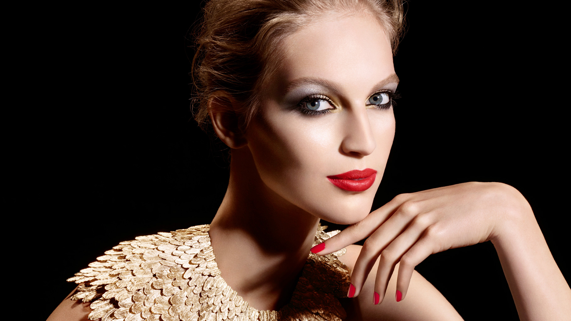Holiday2014 collection — image courtesy of chanel.com