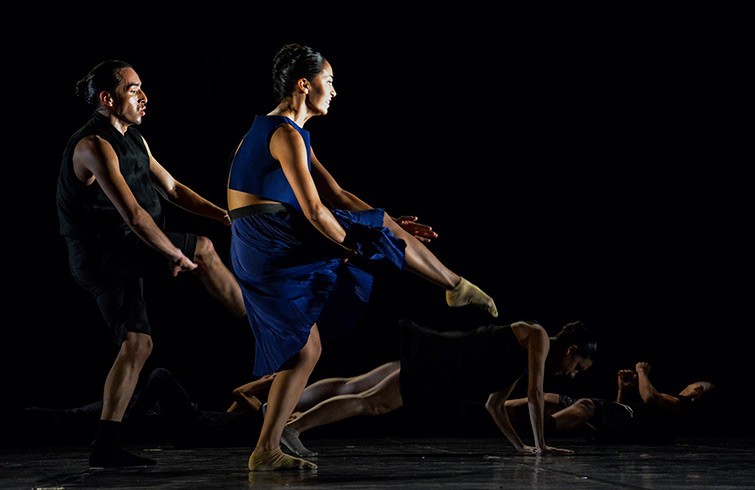 Ballet Hispanico El beso 2 op — image courtesy of Michelle Tabnick Communications