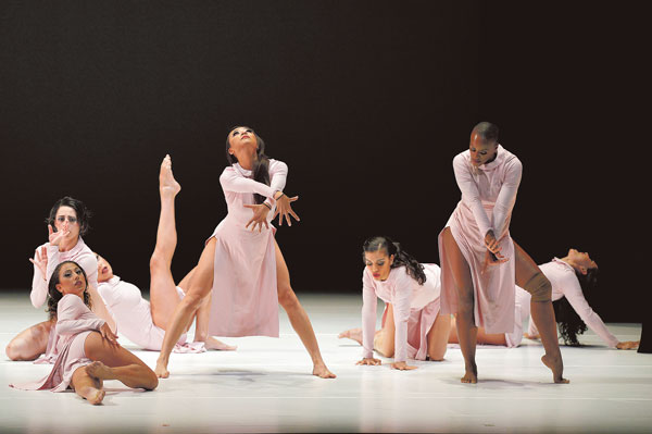 Ballet hispanico joyce 2015 showgirl 03 — image courtesy of Michelle Tabnick Communications