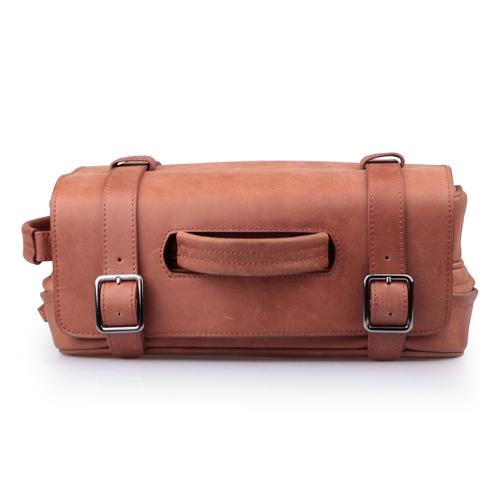 Mbarqgo travel shavingtote 01 — image courtesy of Suite PR