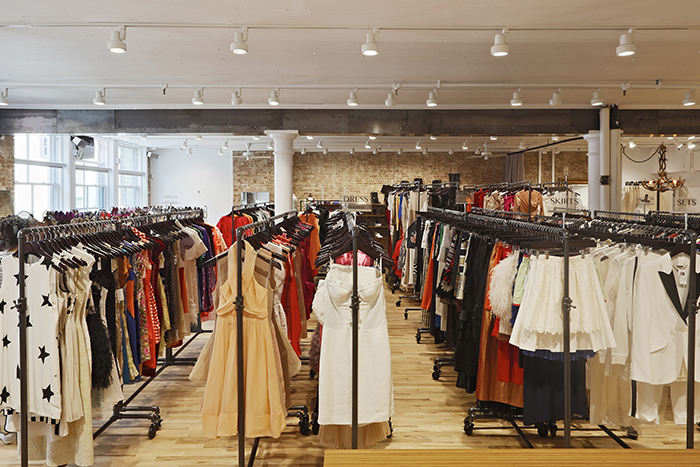 Mahna Showroom avoidobvious — image courtesy of avoidobvious.com