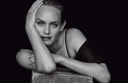 Amber Valletta 01