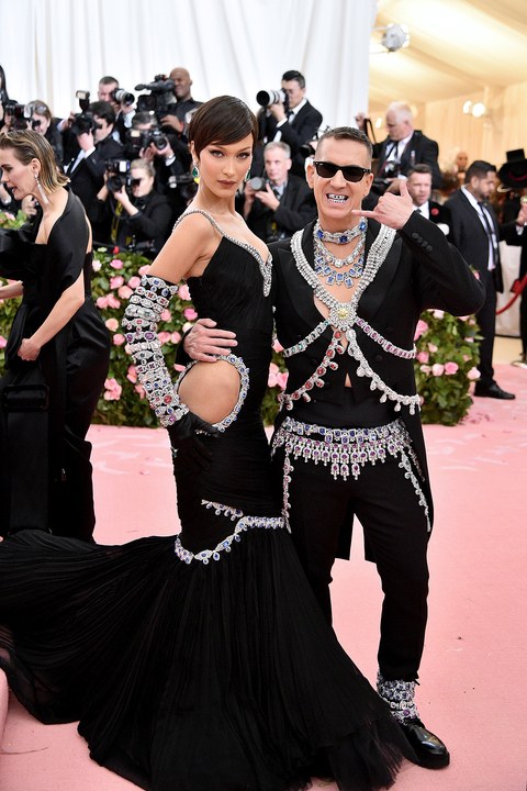 met gala 2019 Bella Hadid and Jeremy Scott — image courtesy of vanityfair.com