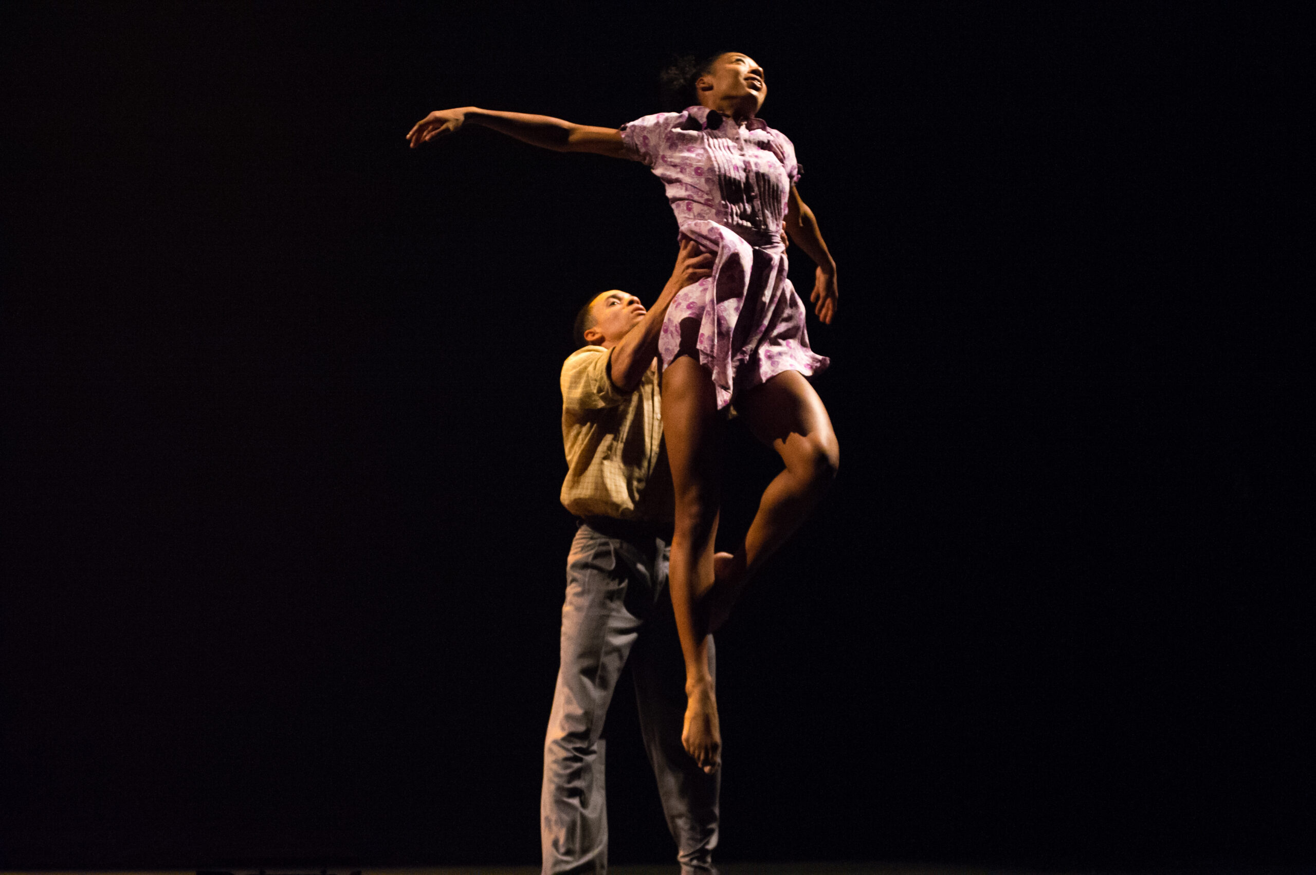 Gabrielle Sprauve and Lyvan Verdecia in Nací Photo by Paula Lobo