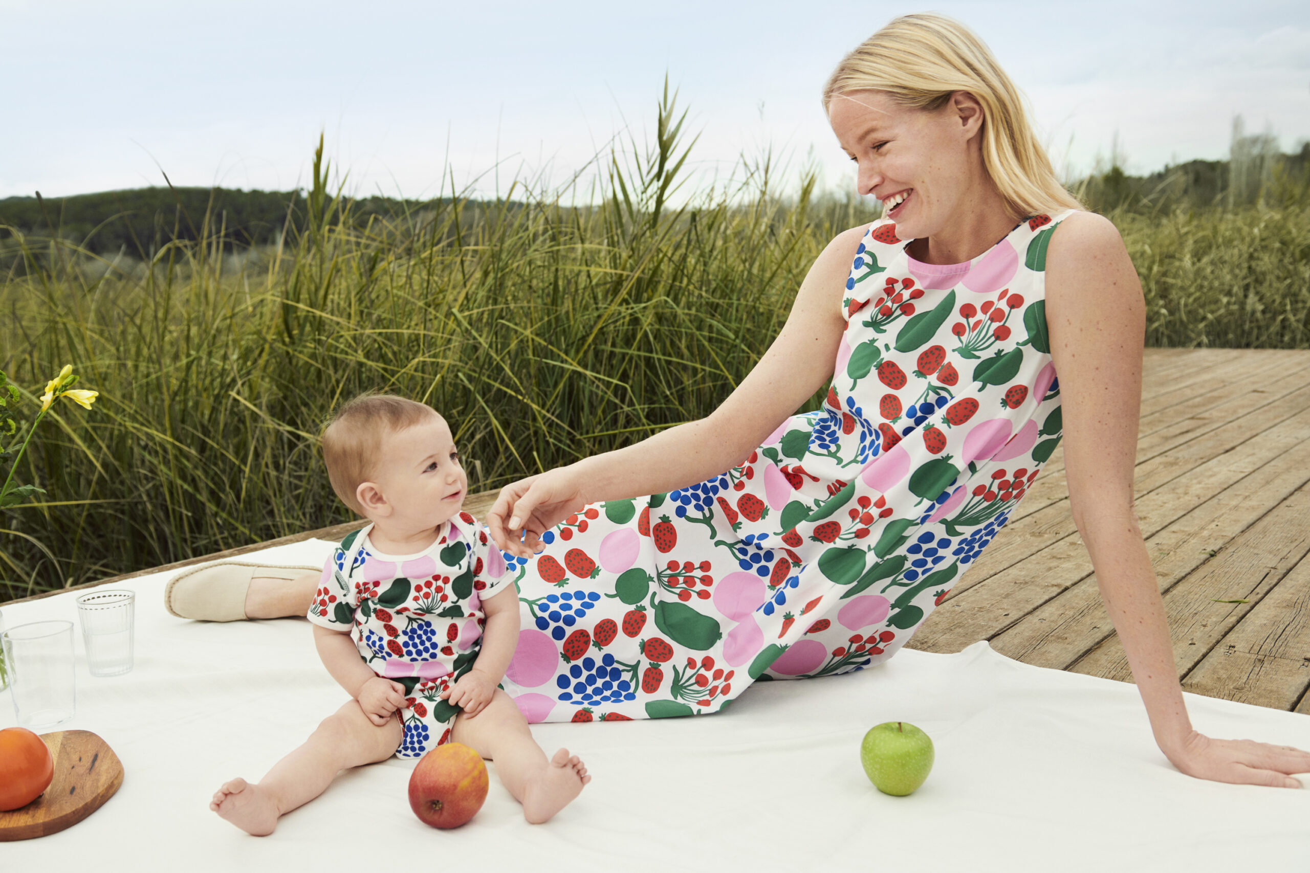 IMGN MB200108 Uniqlo Marimekko SHOT7 159 RGB F1