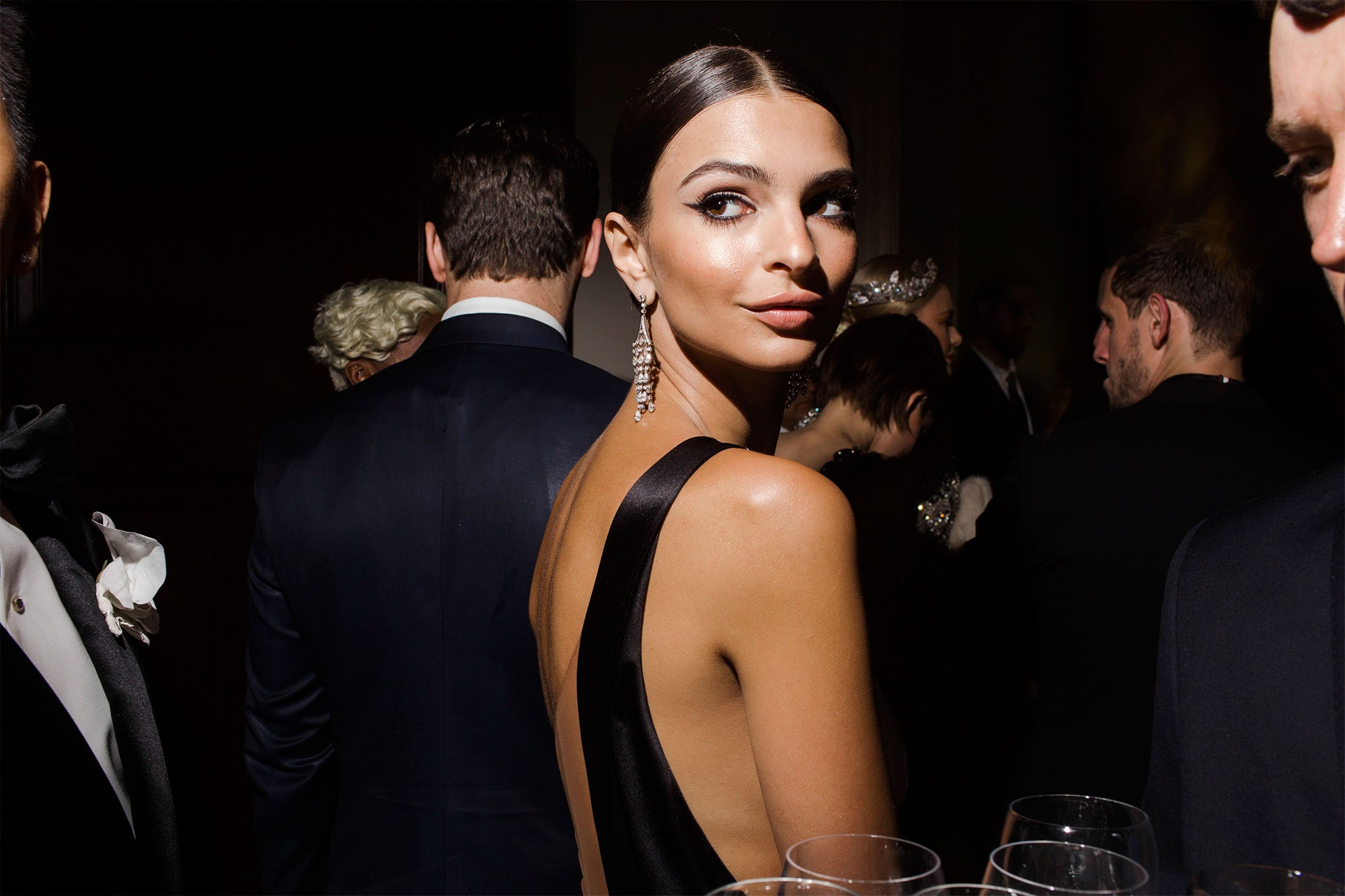 Emily Ratajkowski In the Limelight — image courtesy of vanityfair.com