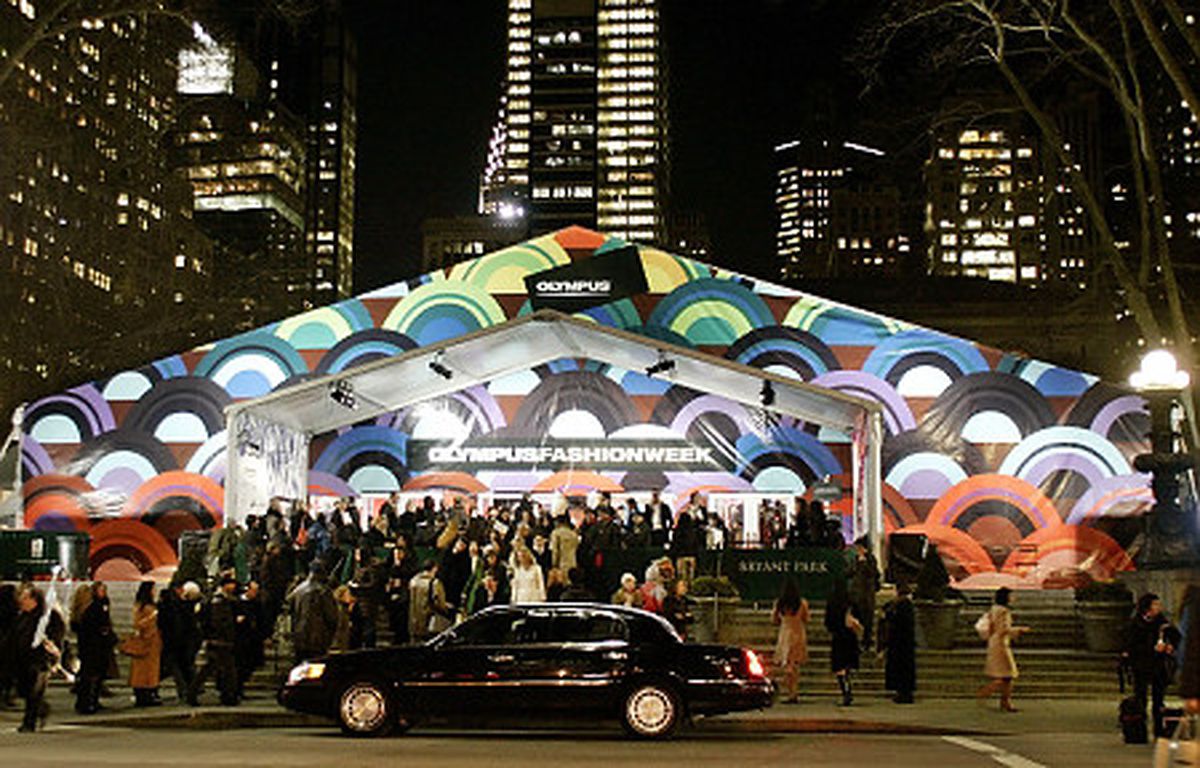 NYFW Bryant Park nydailynews — image courtesy of nydailynews.com