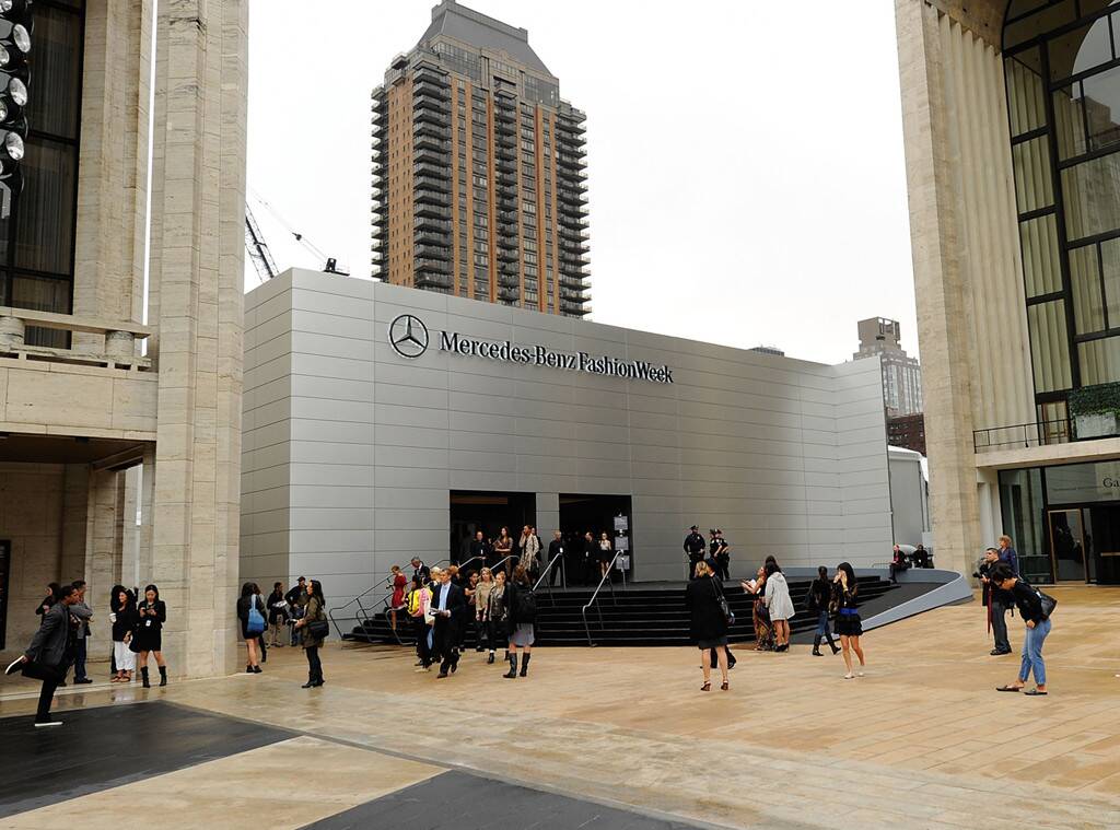 NYFW Lincoln Center eonline — image courtesy of e!online.com