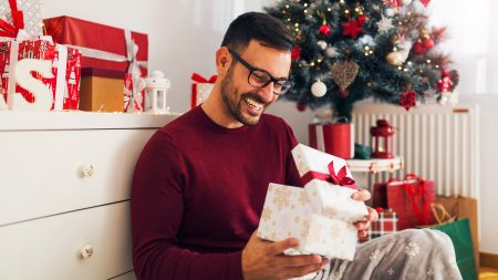 2020 hoiday gift guide men feature image