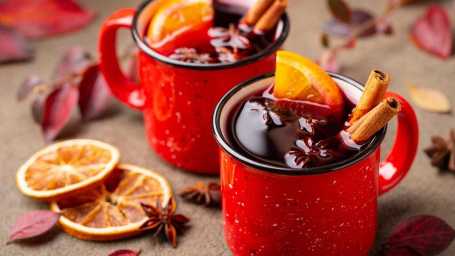 2020 Holiday Cocktails MulledWine 1