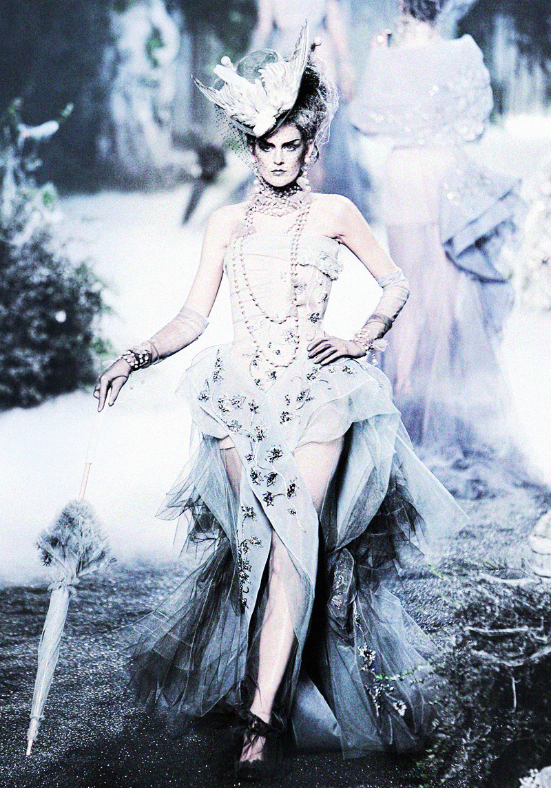 Stella Tennant John Galliano deprincessed — image courtesy of pinterest.com