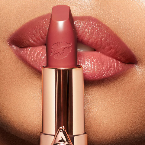 Charlotte Tillbury HotLips2.0 GlowingJen Model 1 — image courtesy of Charlotte Tilbury