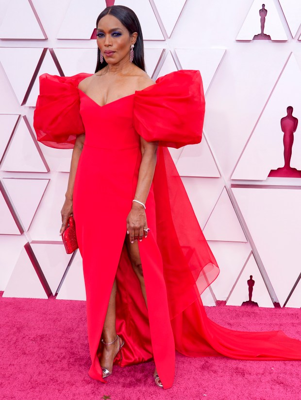 Angela Bassett themercurynews — image courtesy of themercurynews.com