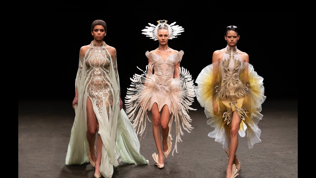 Iris van herpen spring 2021 — image courtesy of Iris van Helpern