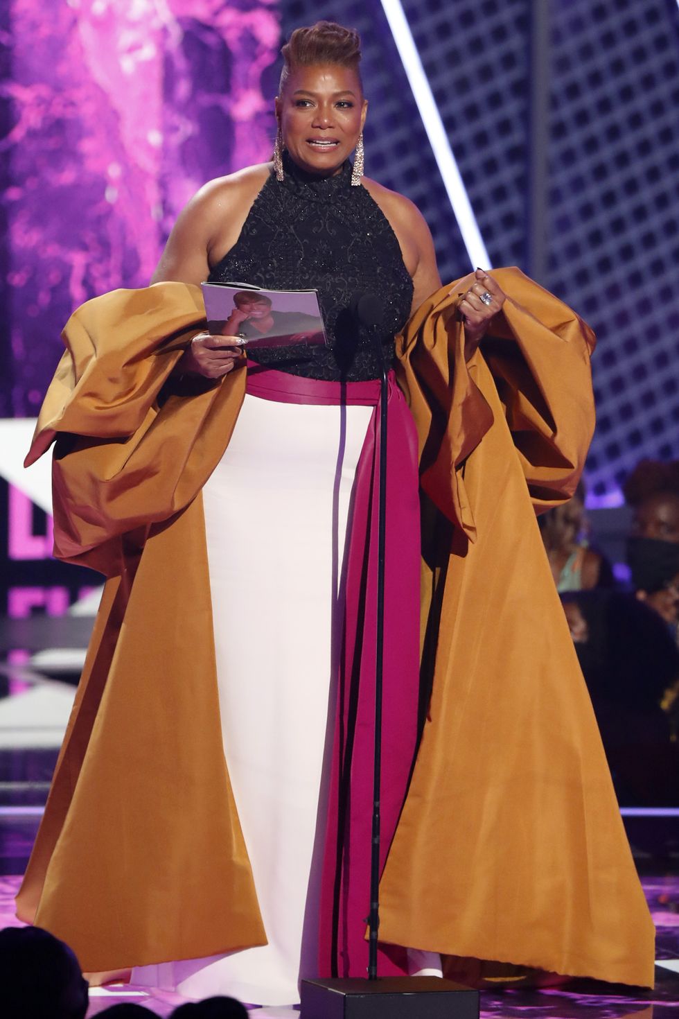 Celebrity Fashion Sightings week August28 Queen Latifah — image courtesy of harpersbazaar.com