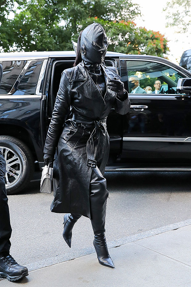 NYFW Kim Kardashian hollywoodlife — image courtesy of hollywoodlife.com