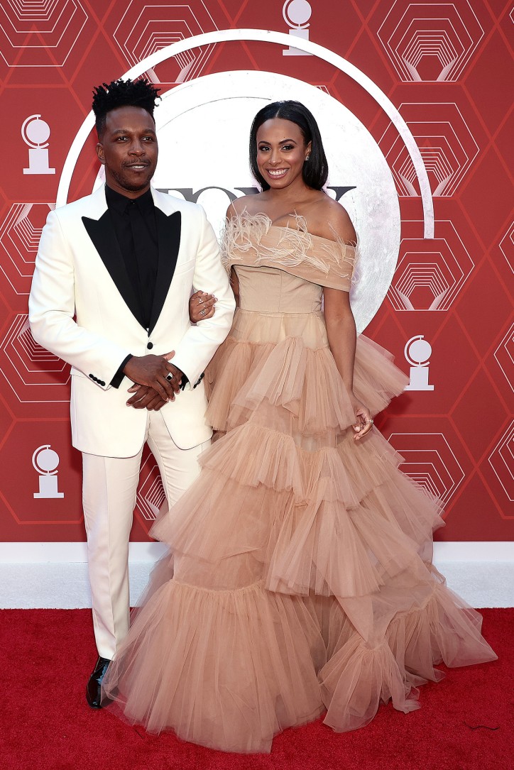 3.leslie odom jr nicolette — image courtesy of pagesize.com