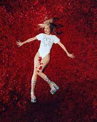 Mena Suvari Marc Jacobs wmagazine — image courtesy of wmagazine.com