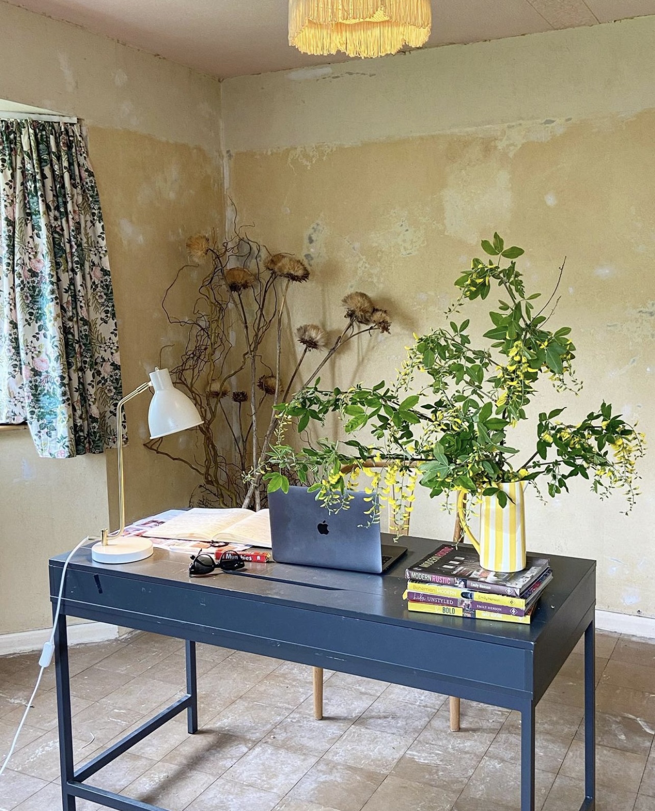 Emily Henson 05 WritingDesk — image courtesy of Instagram