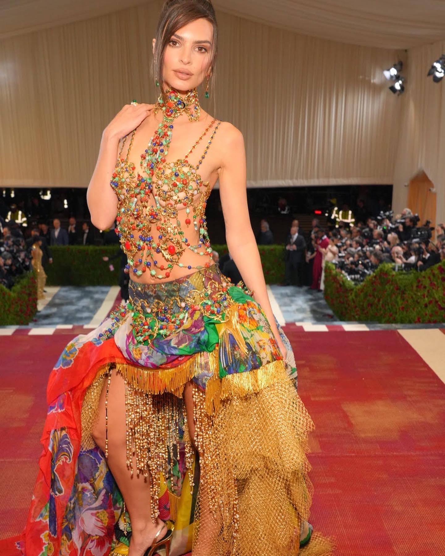 Emily Ratajkowski in Altelier Versace — image courtesy of Getty Images