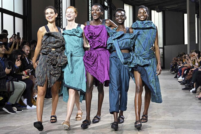 Issey Miyake newyorktimes — image courtesy of newyorktimes.com