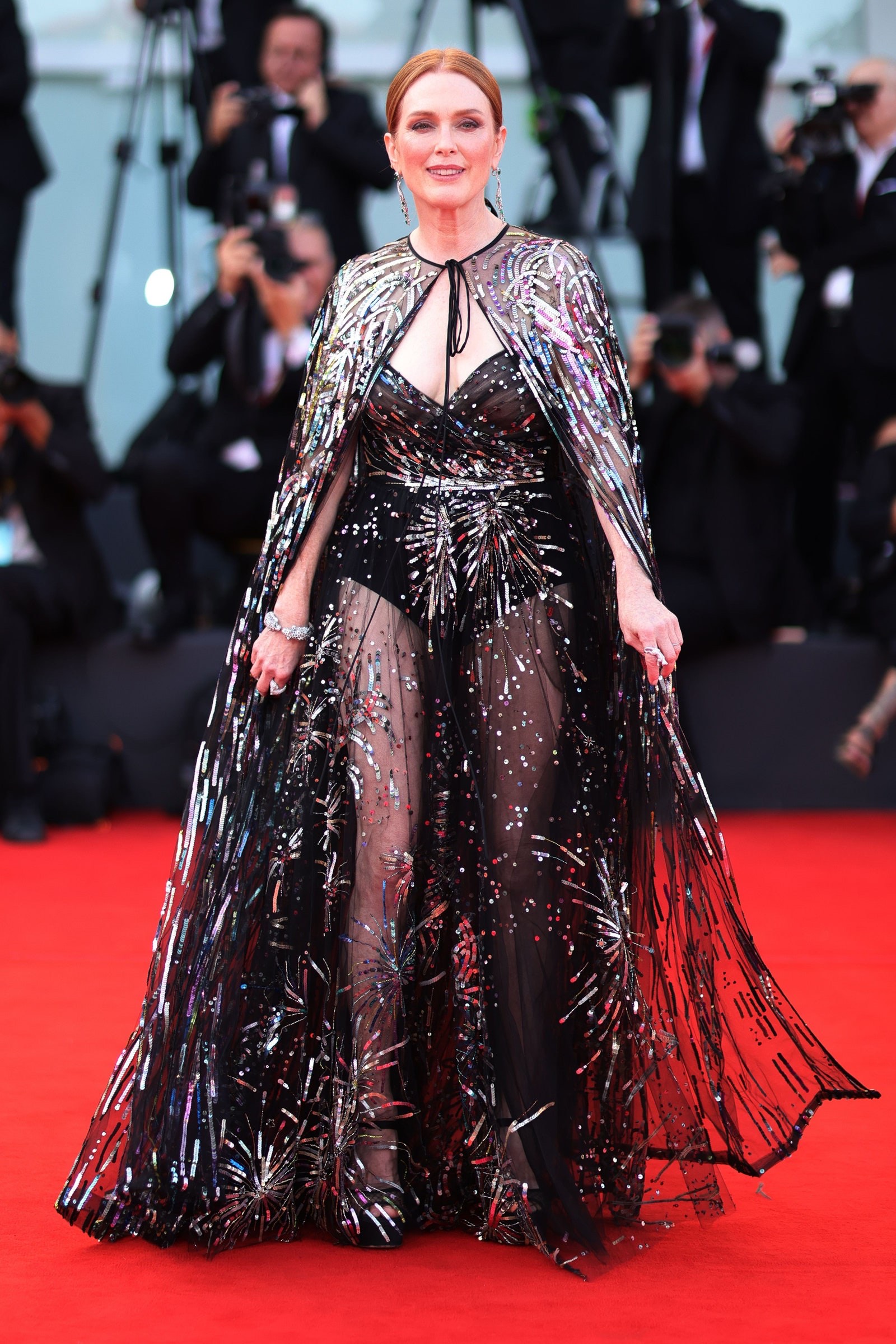 Julianne Moore Venice Film Festival 2022 — image courtesy of britishvogue.com