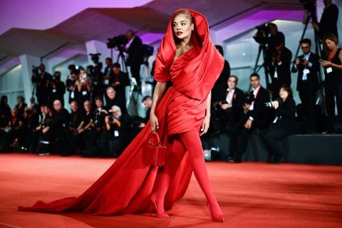 Tessa Thompson Venice Film Festival 2022 — image courtesy of cosmopolitan.com