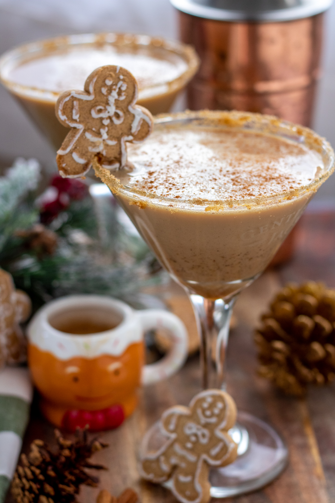 HolidayCocktails GingerbreadEspressoMartini 03 — image courtesy of winealittlecookalot.com