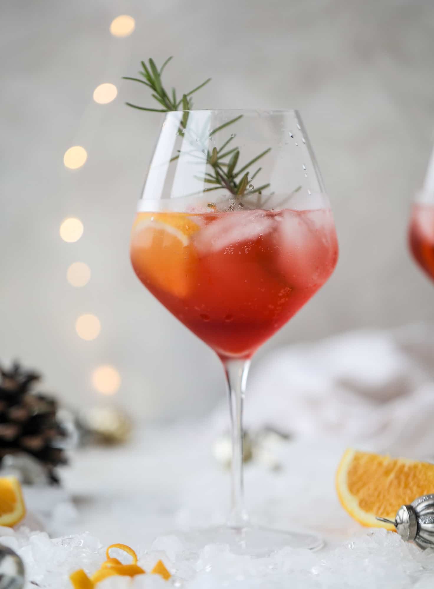 HolidayCocktails HolidaySpritz 02 — image courtesy of hotsweetdrinks.com