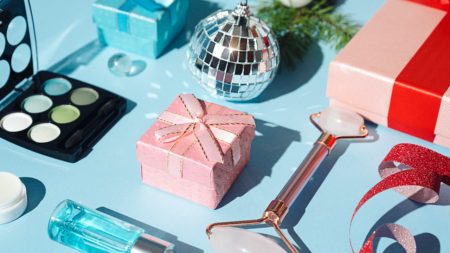 Holiday 2022 Beauty gifts feature