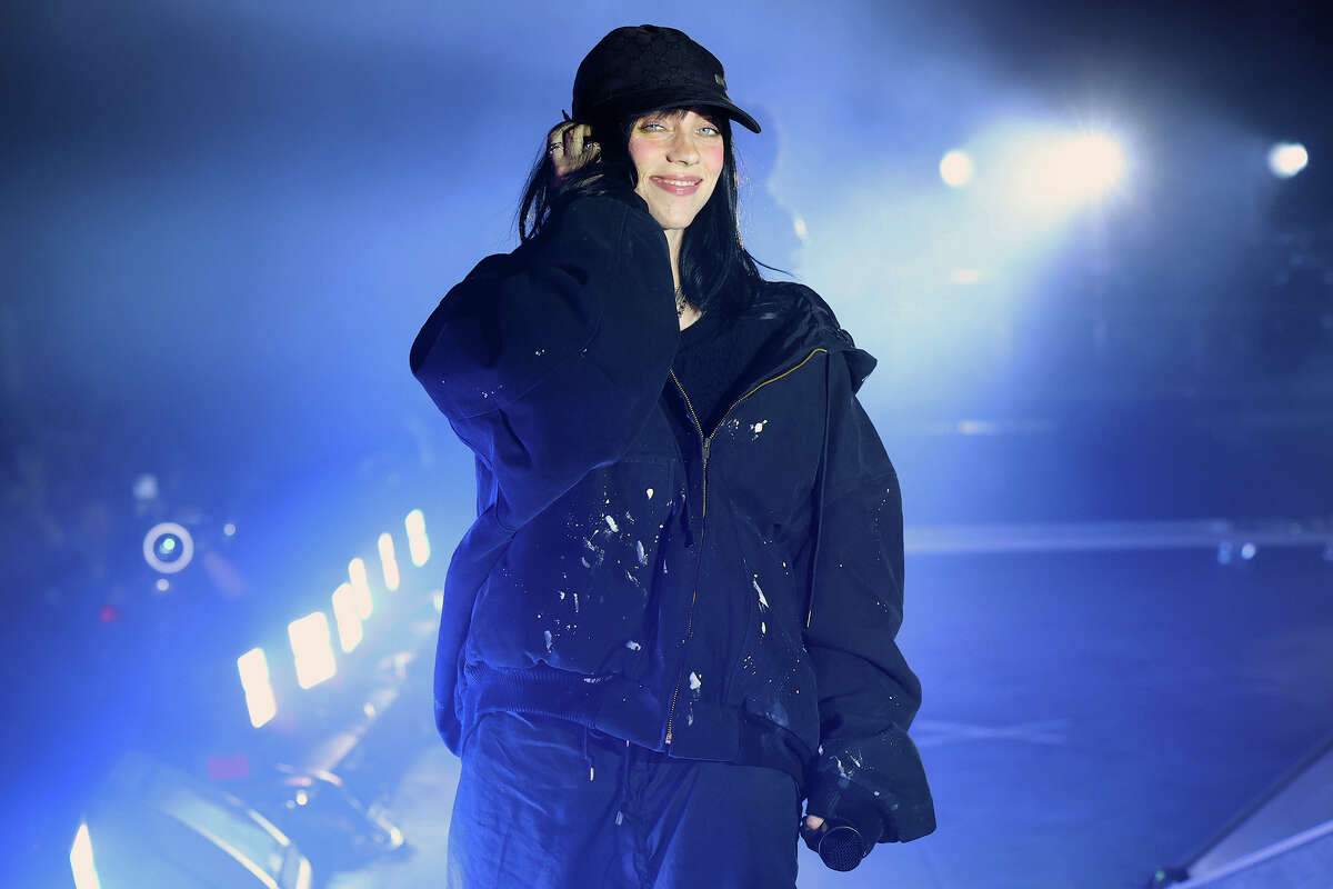 Coachella Celebrity Style Billie Eilish — image courtesy of sfgate.com