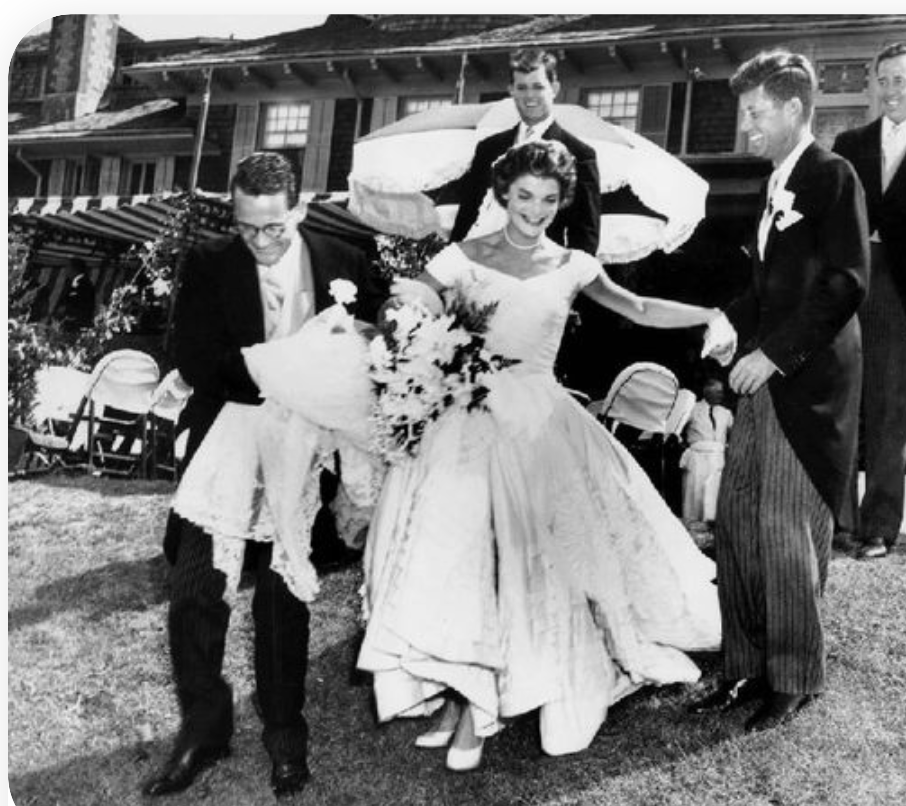 imagee Jacqueline Bouvier 01 — image courtesy of pinterest.com