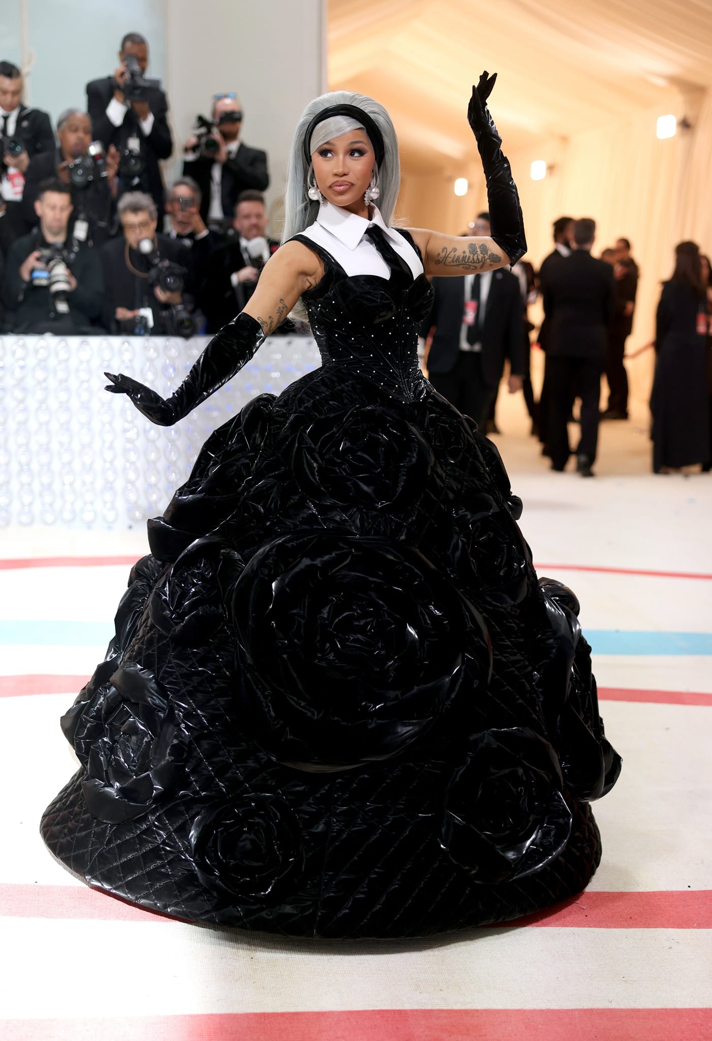 cardib — image courtesy of fashiononline.com