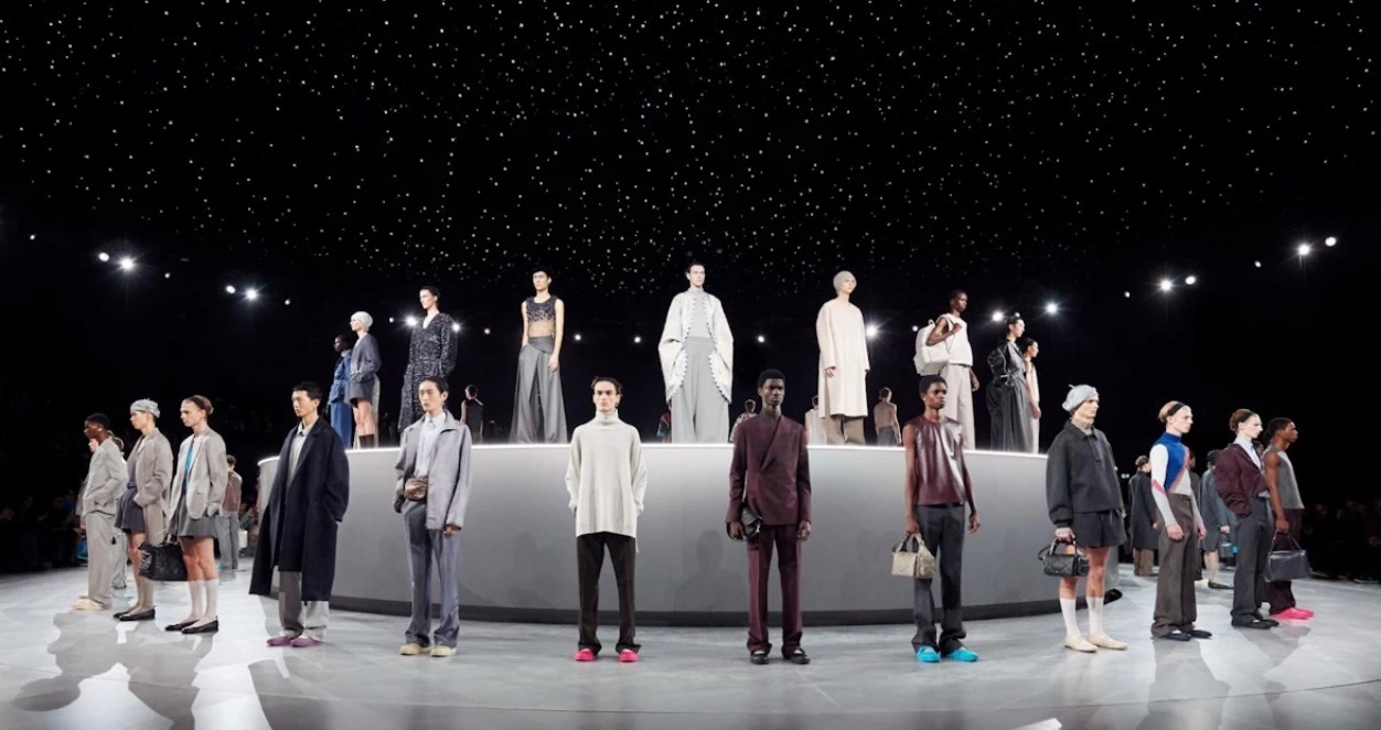 Dior mens winter show courtesy of jingdaily.com