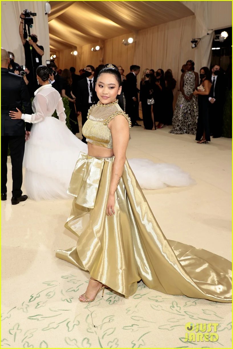 Sunisa Lee JustJared — image courtesy of justjared.com