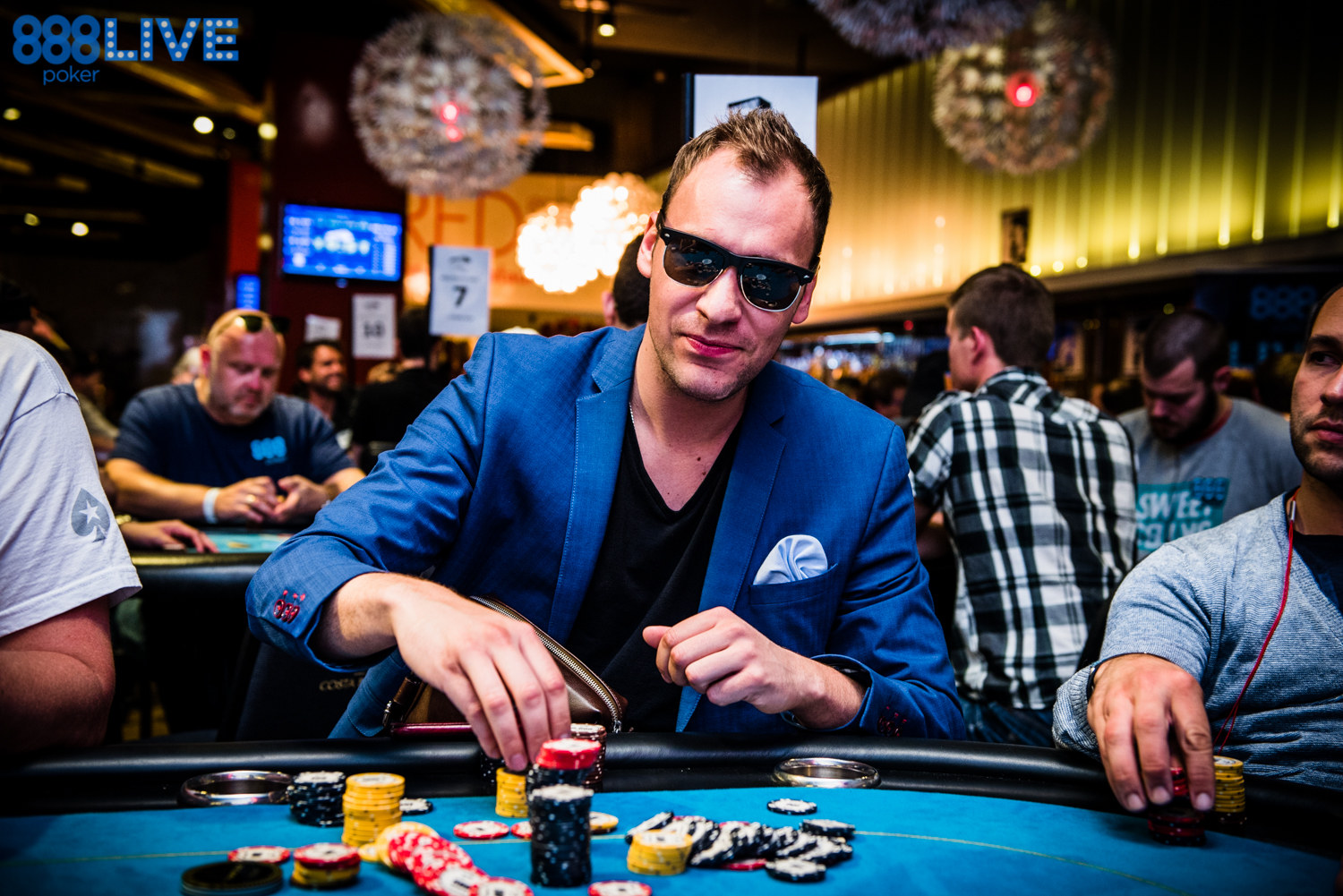 Comfortable Dressing for Poker 888poker — image courtesy of 888poker.com