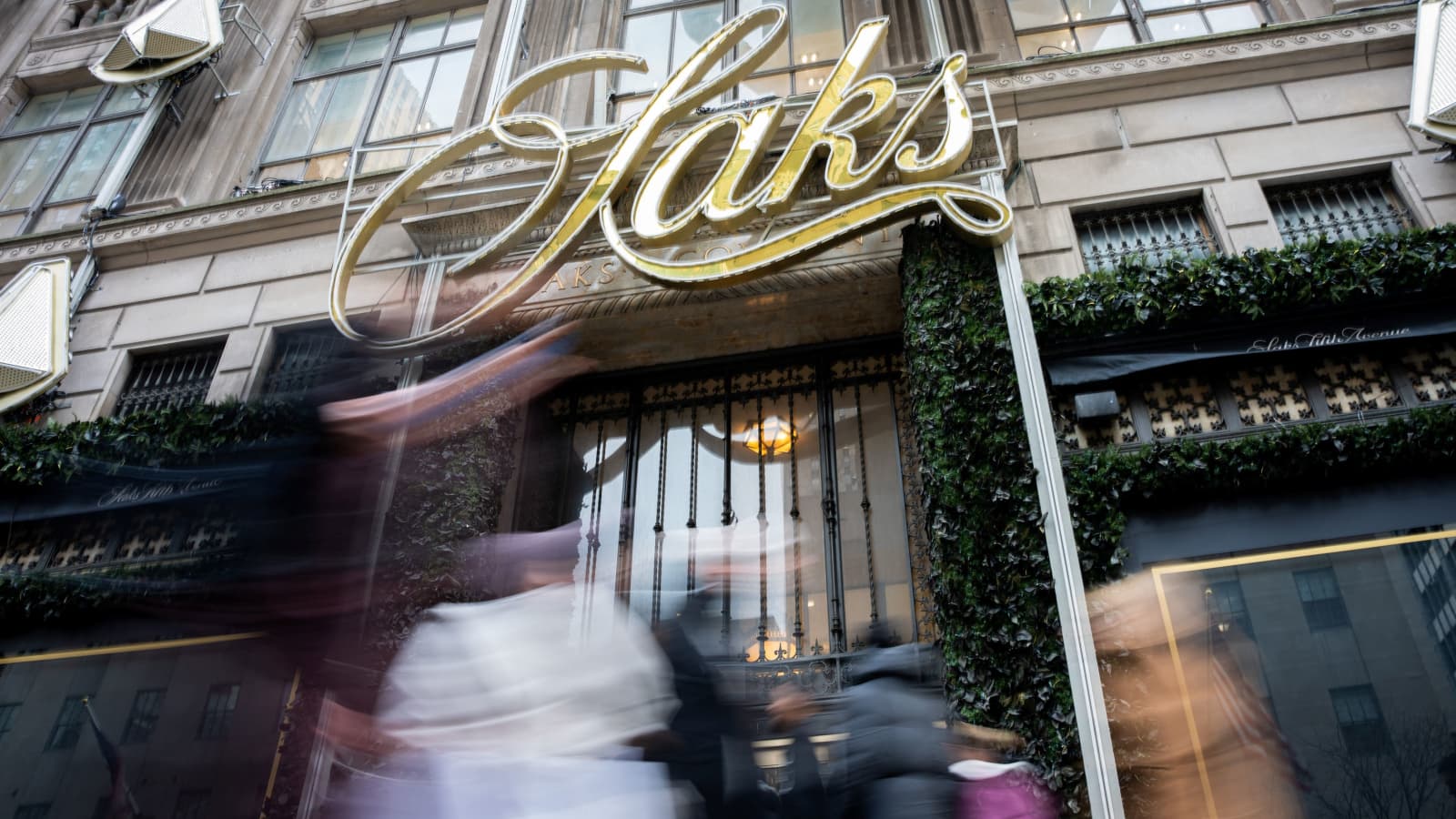 108249029 17677346672026 01 06t211718z 942828322 rc2vviaxuan1 rtrmadp 0 saks global bankruptcy — image courtesy of cnbc.com